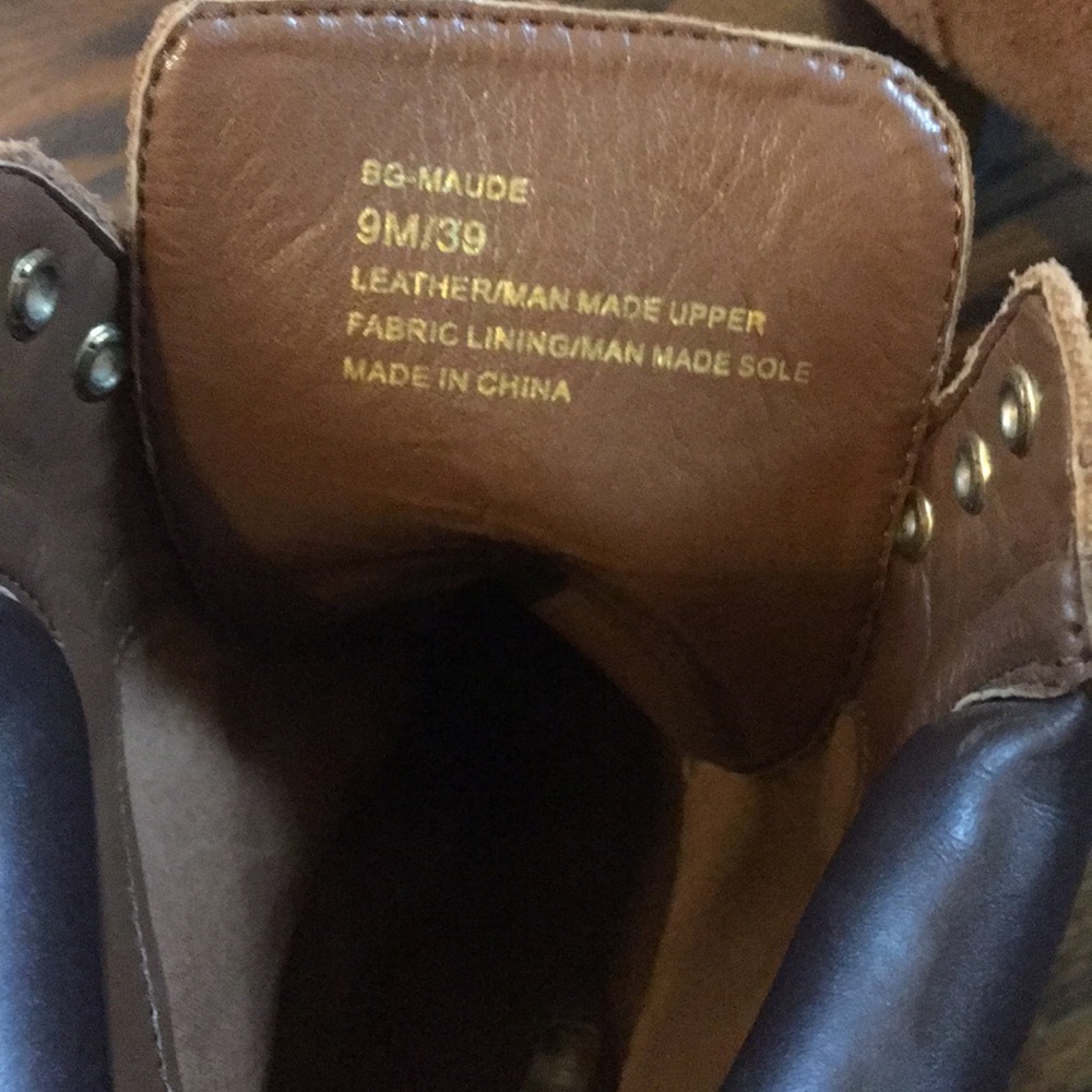 ✅BCBG suede boots - Picture 2 of 5